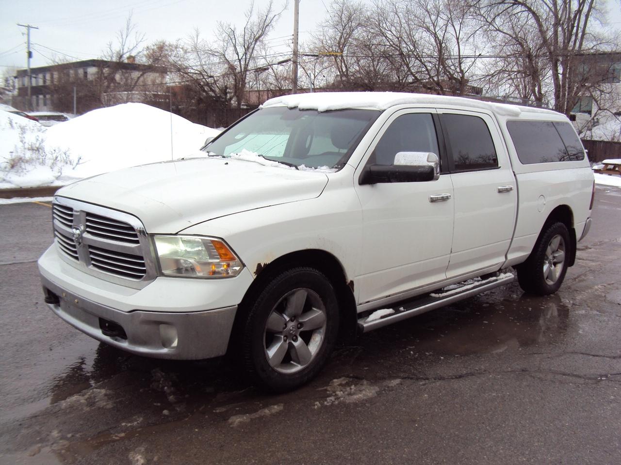2014 RAM 1500 SLT Photo2