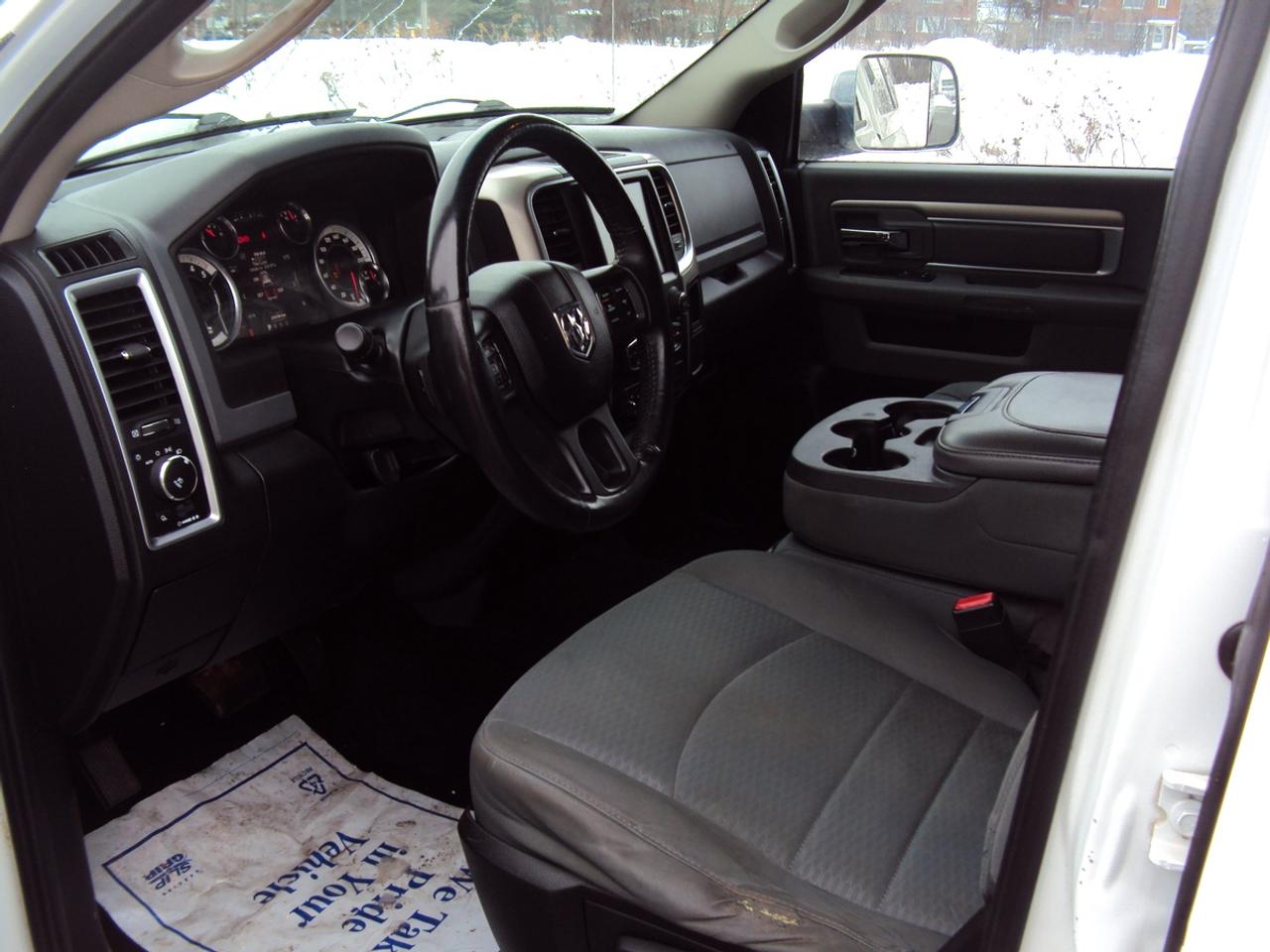 2014 RAM 1500 SLT Photo