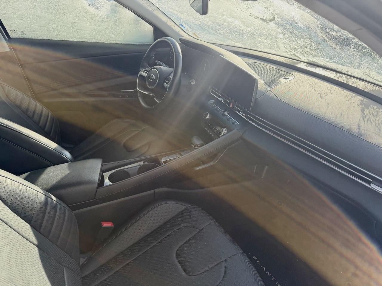 2022 Hyundai Elantra SEL Photo