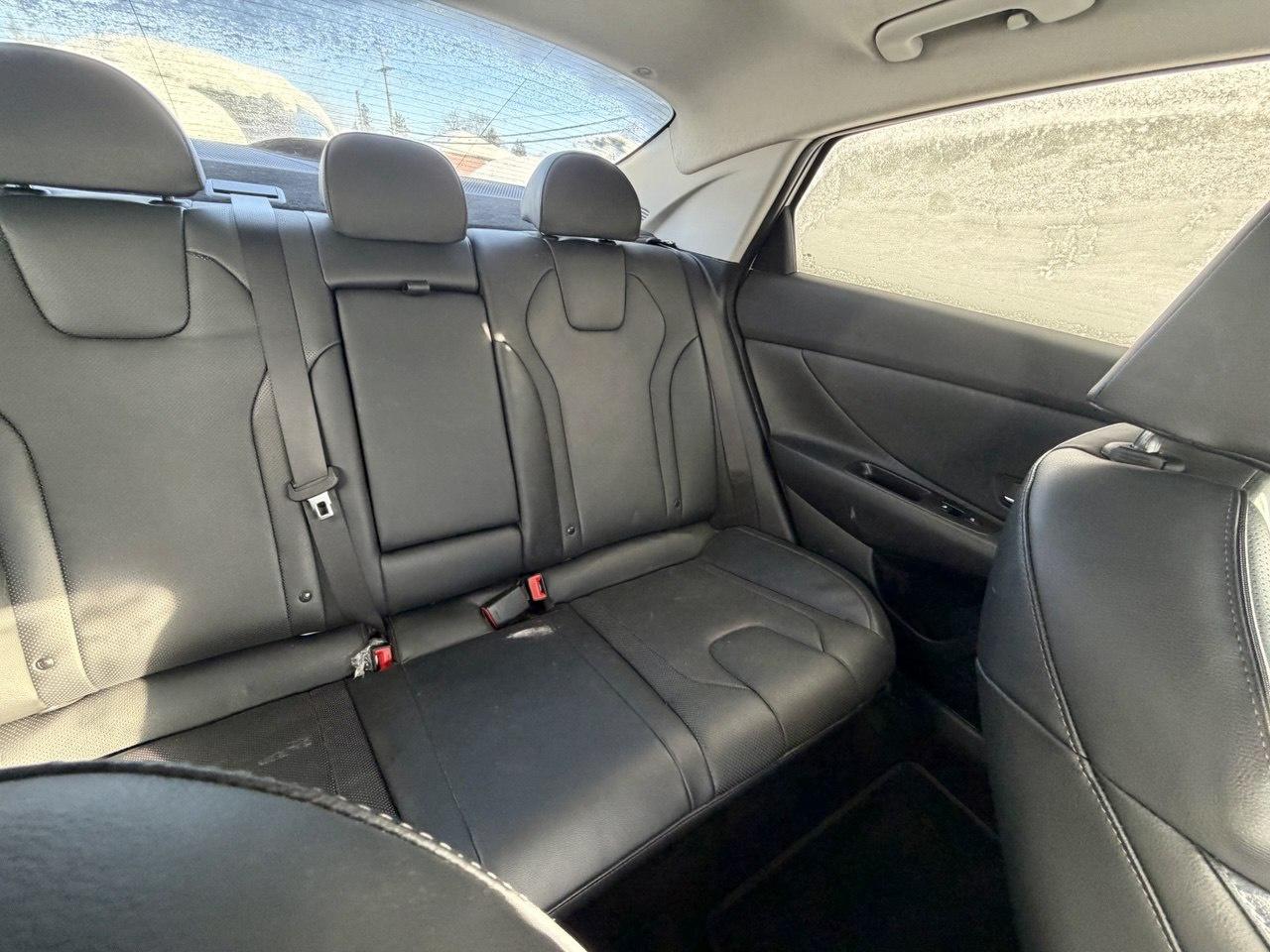 2022 Hyundai Elantra SEL Photo