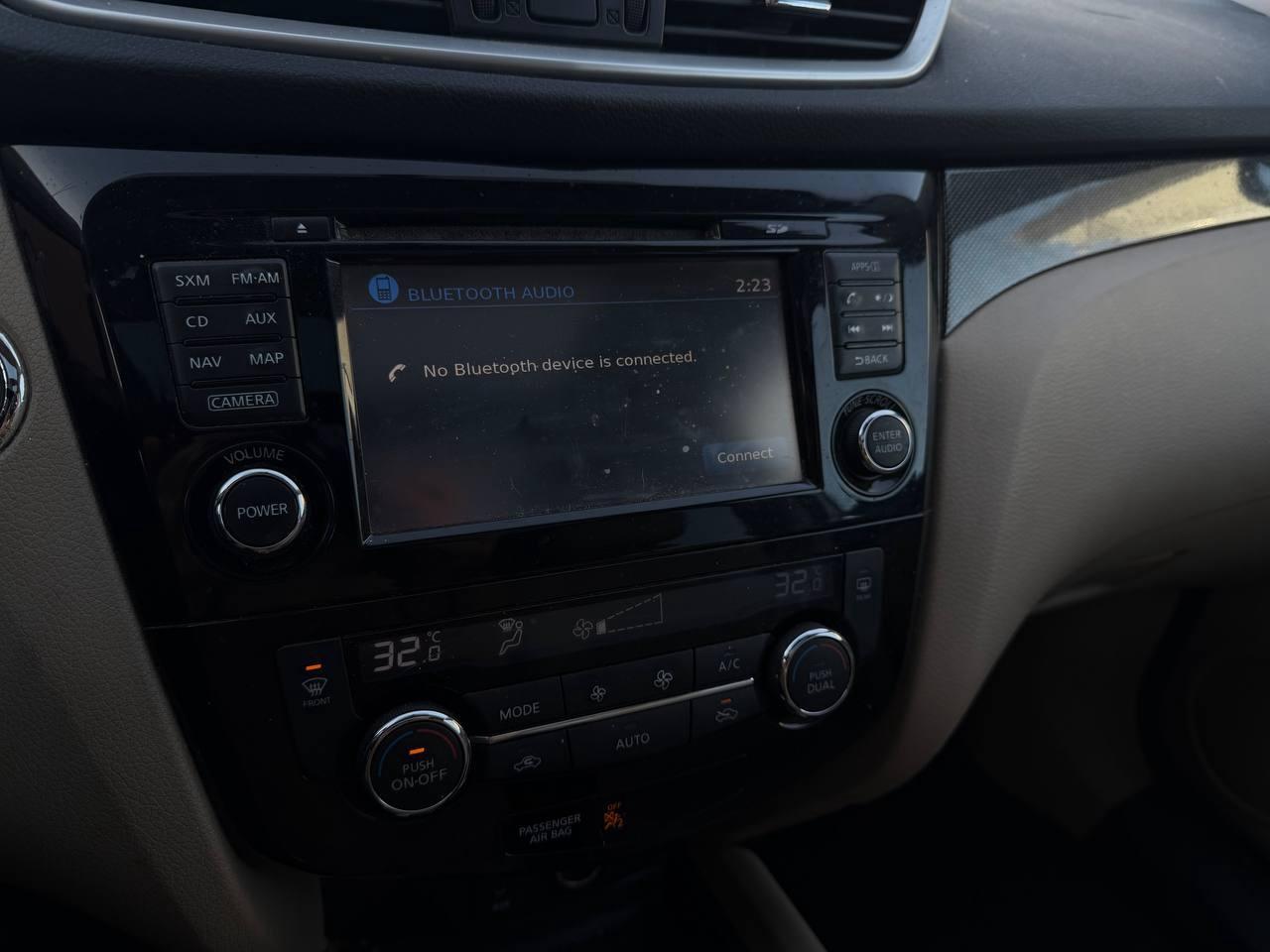 2016 Nissan Rogue SL Photo3