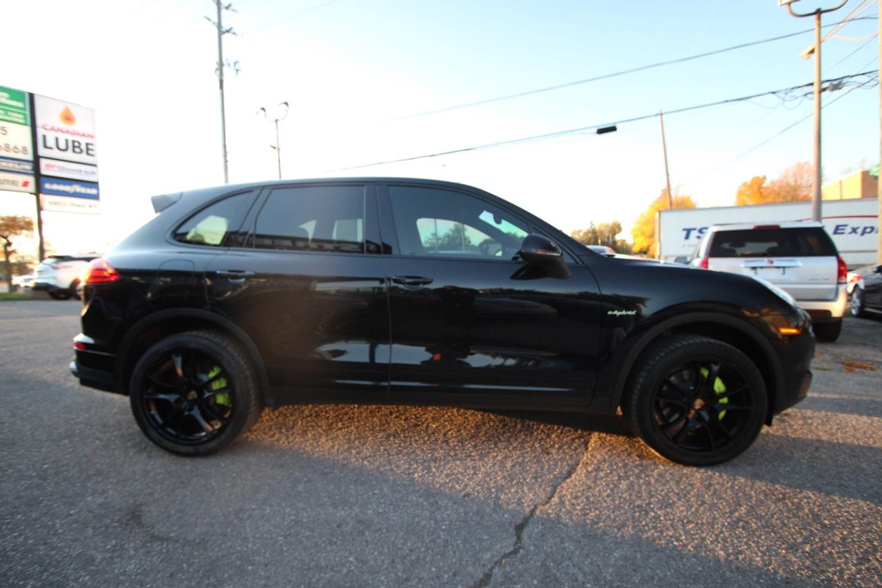 2015 Porsche Cayenne S E-Hybrid Photo