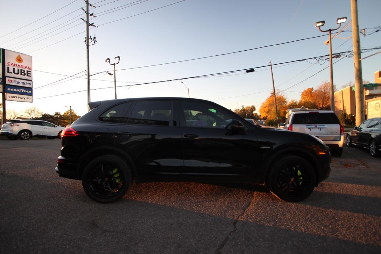 2015 Porsche Cayenne S E-Hybrid Photo