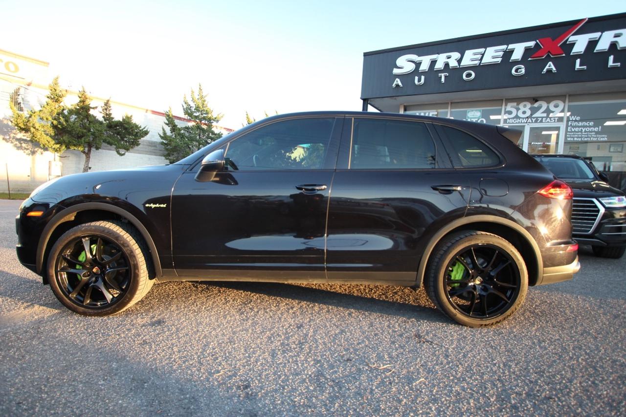 2015 Porsche Cayenne S E-Hybrid Photo