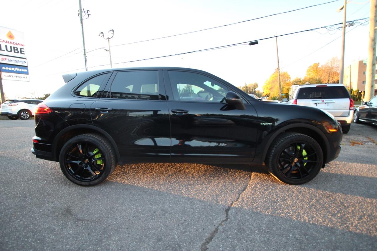 2015 Porsche Cayenne S E-Hybrid Photo