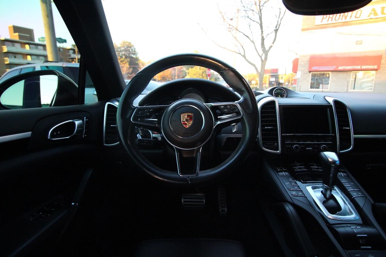2015 Porsche Cayenne S E-Hybrid Photo
