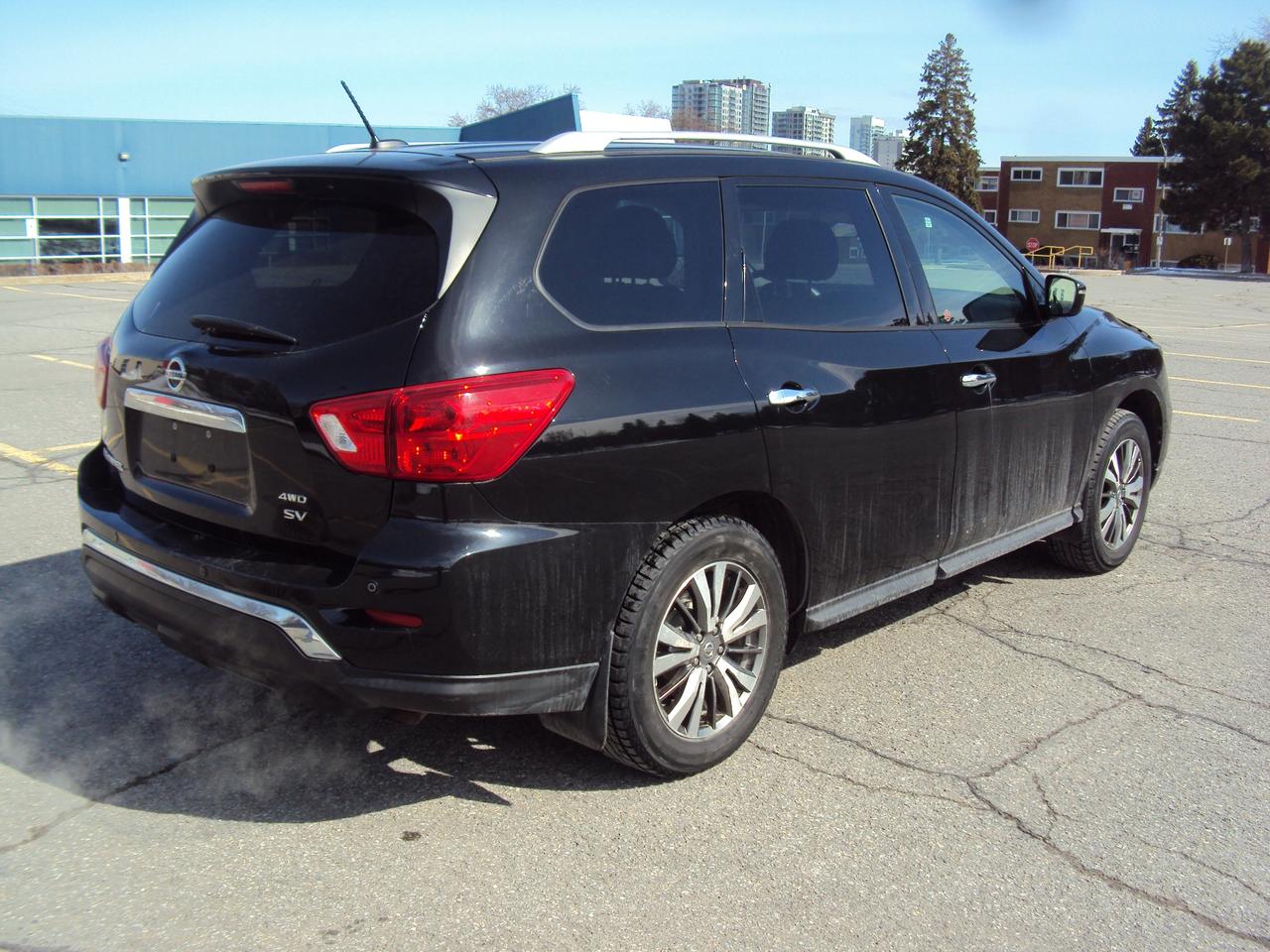 2018 Nissan Pathfinder SV Photo