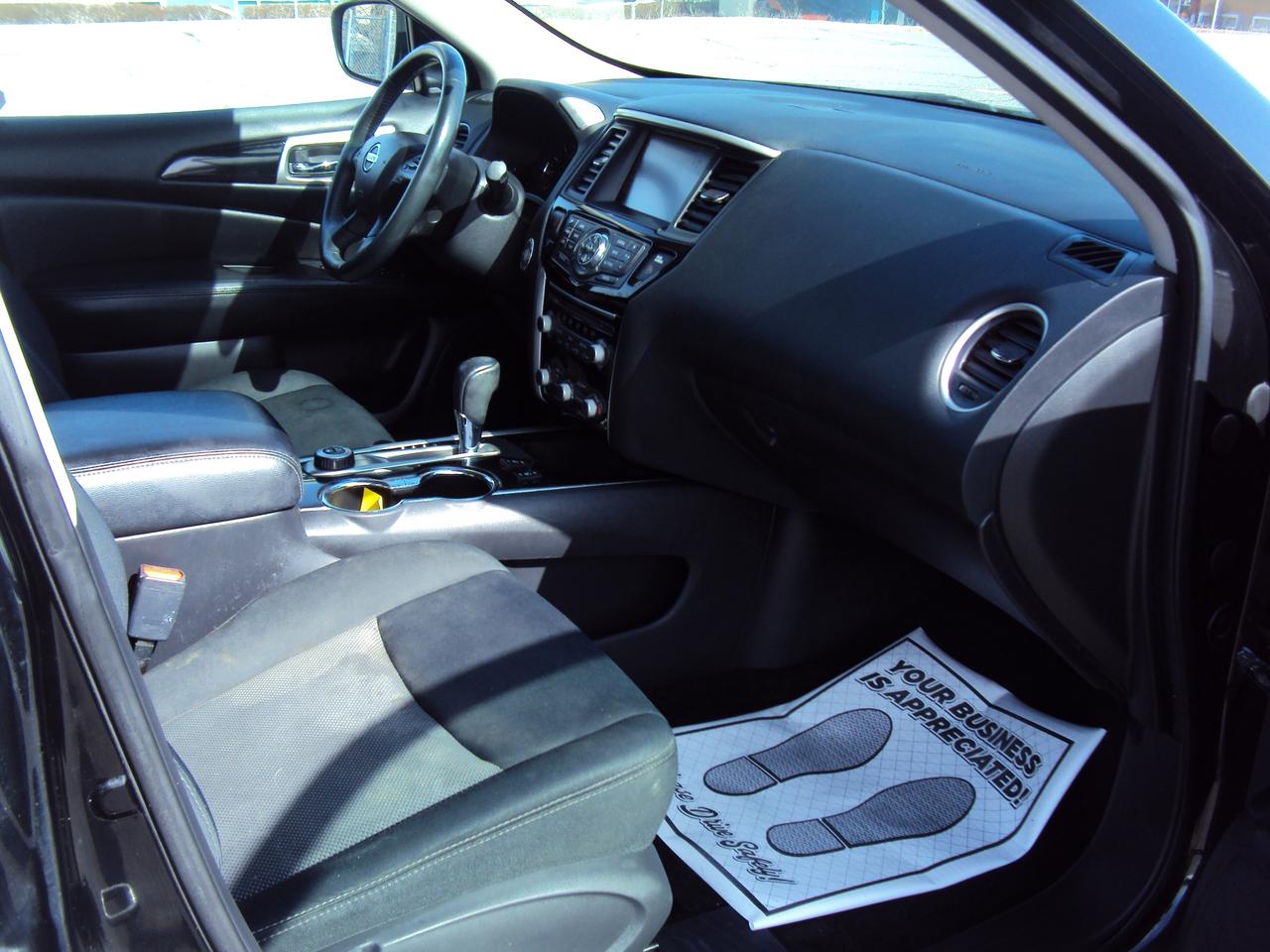 2018 Nissan Pathfinder SV Photo