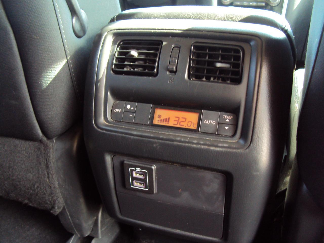 2018 Nissan Pathfinder SV Photo