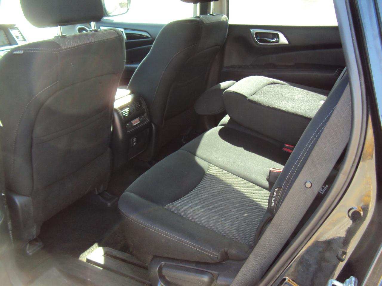 2018 Nissan Pathfinder SV Photo