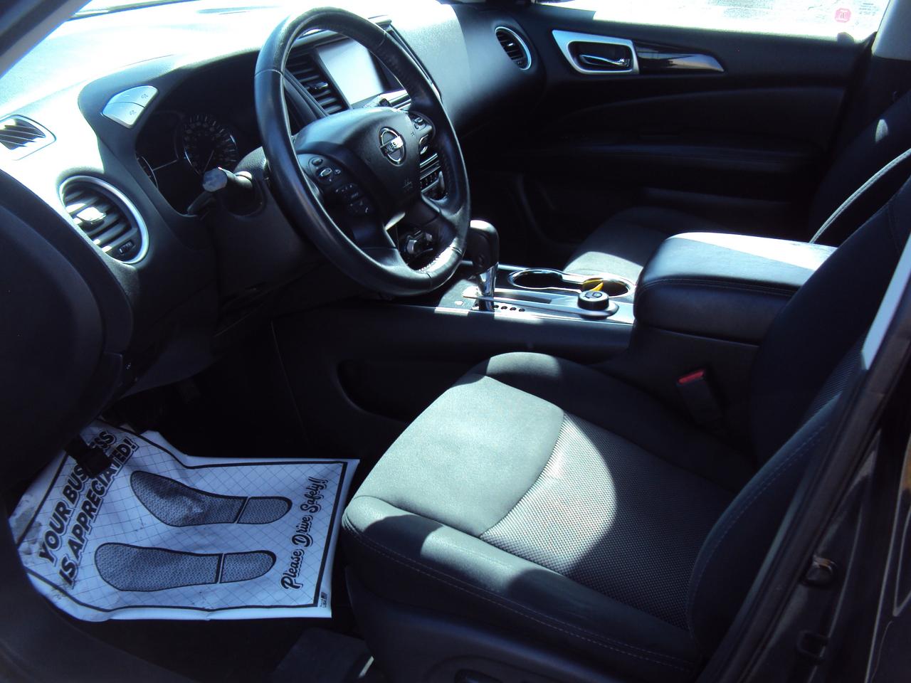 2018 Nissan Pathfinder SV Photo