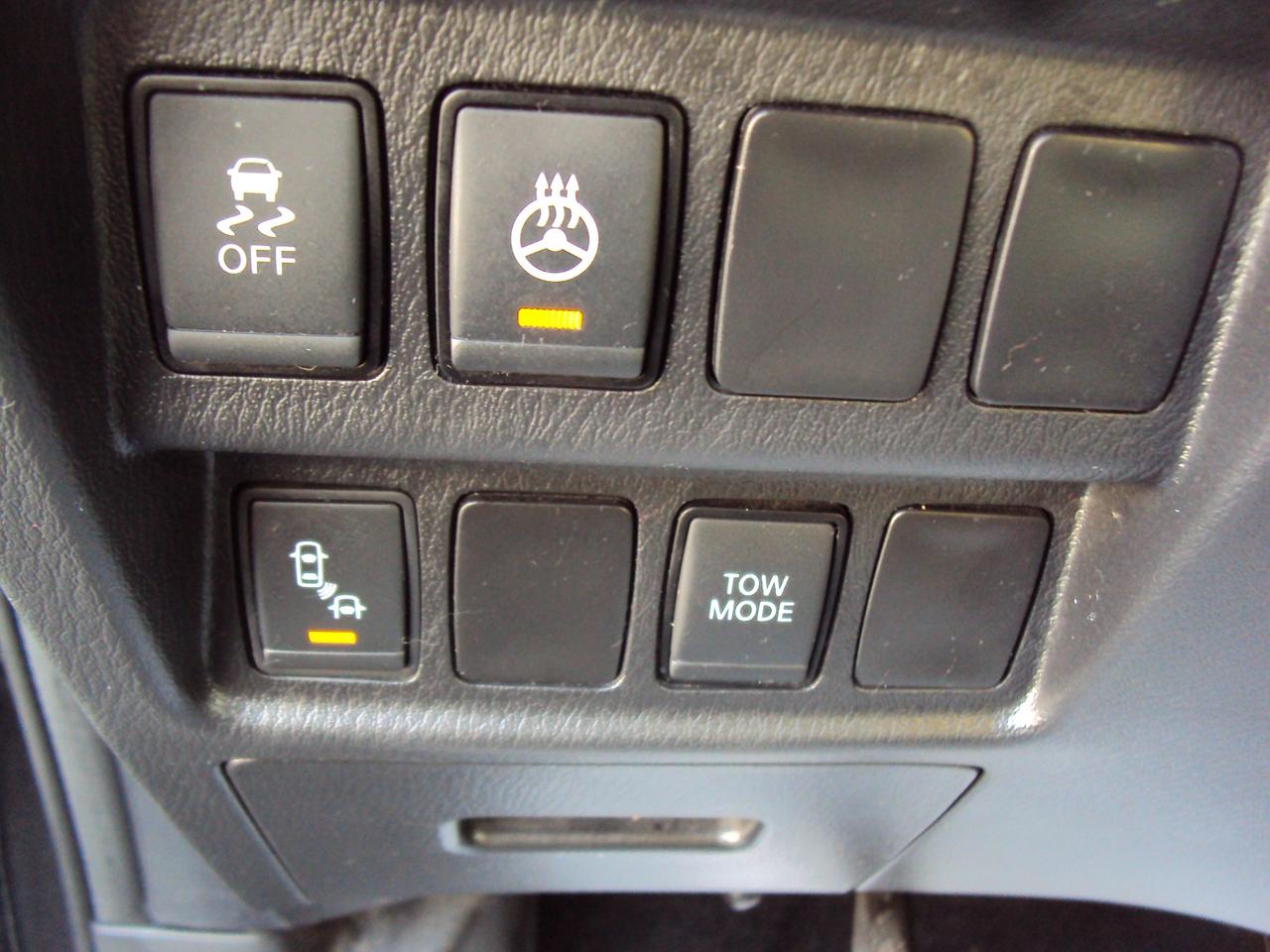 2018 Nissan Pathfinder SV Photo