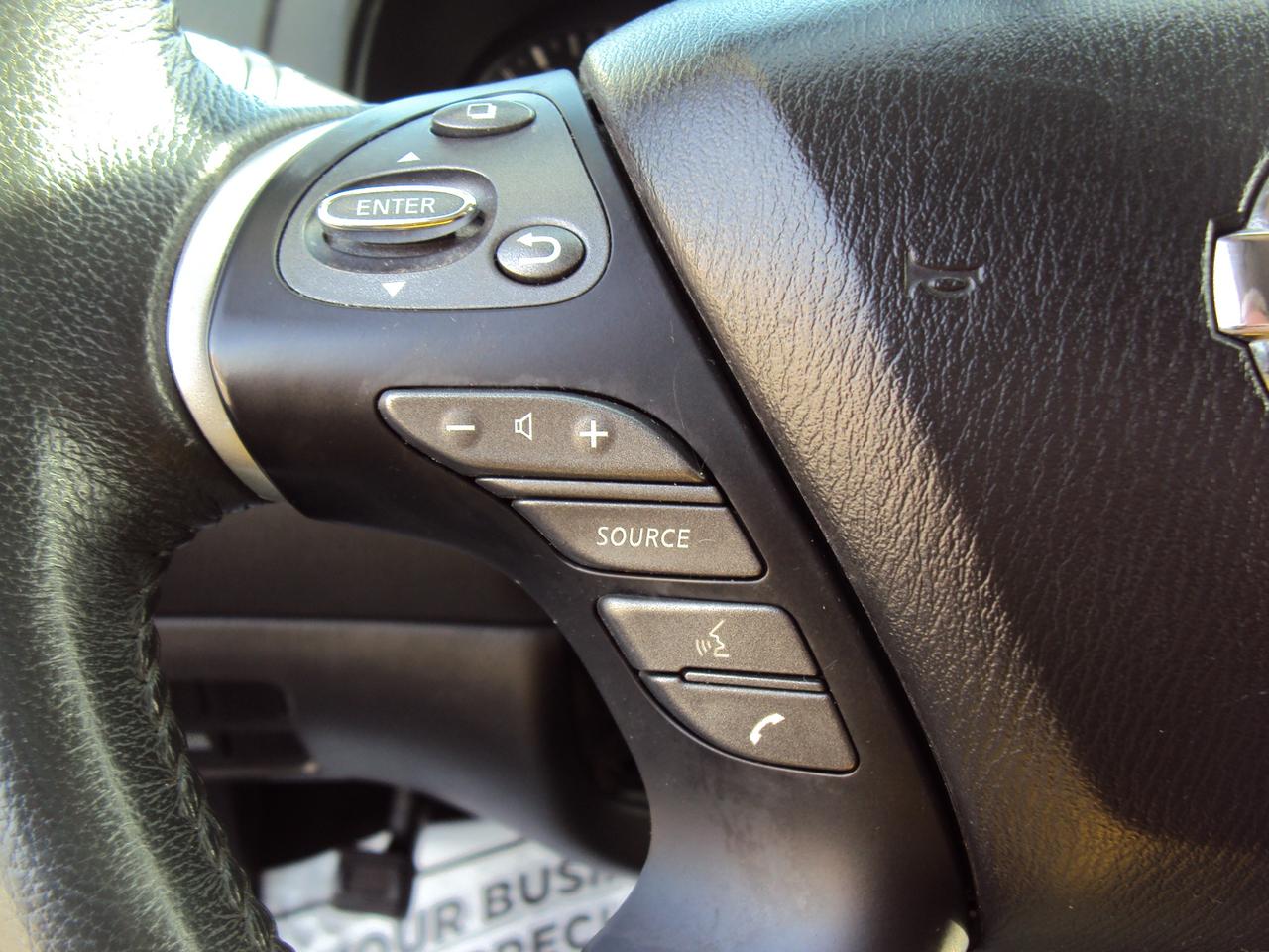 2018 Nissan Pathfinder SV Photo