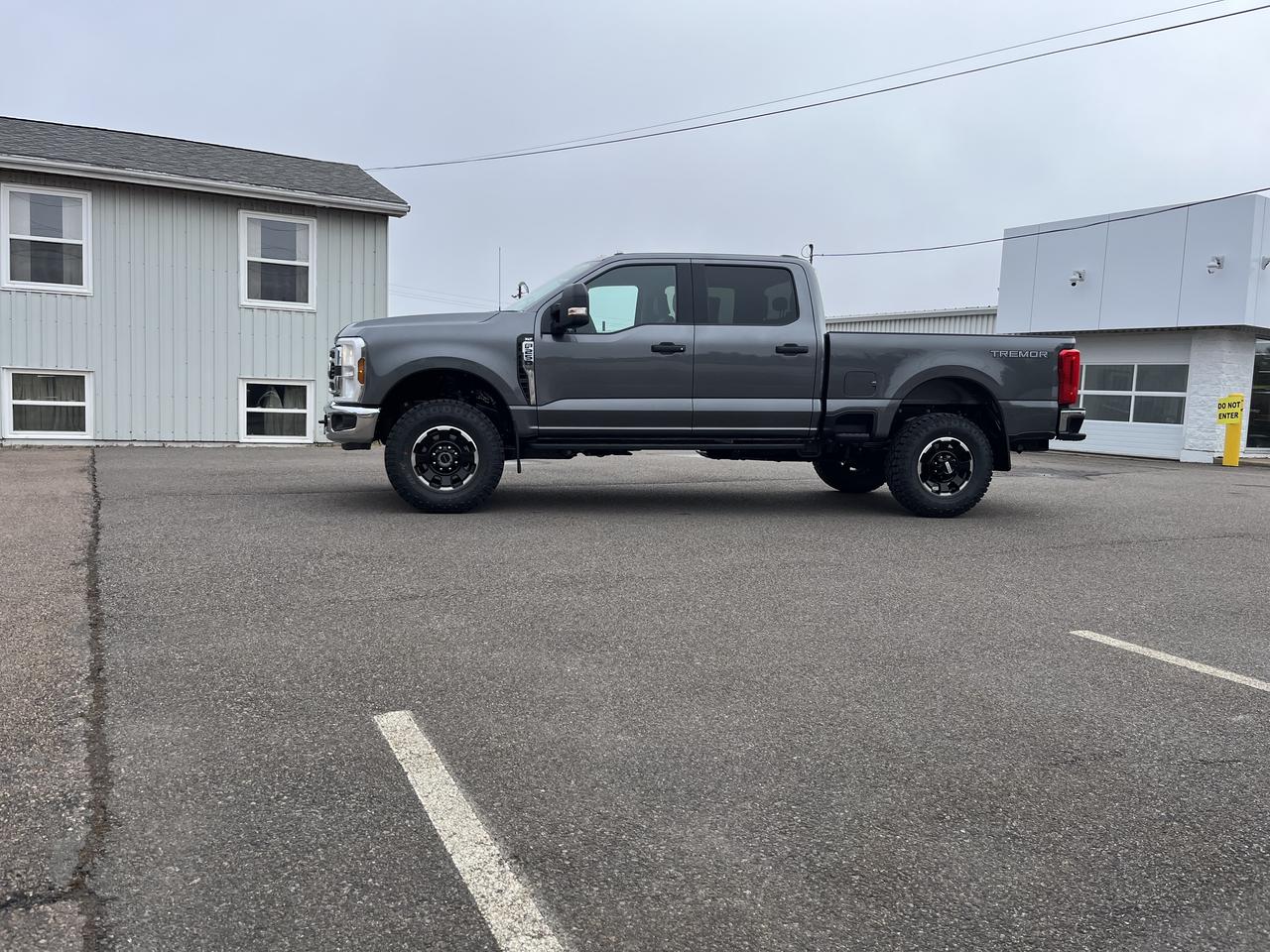 2026 Ford F-250 Super Duty SRW XLT 4WD CREW CAB 6.75' BOX Photo3