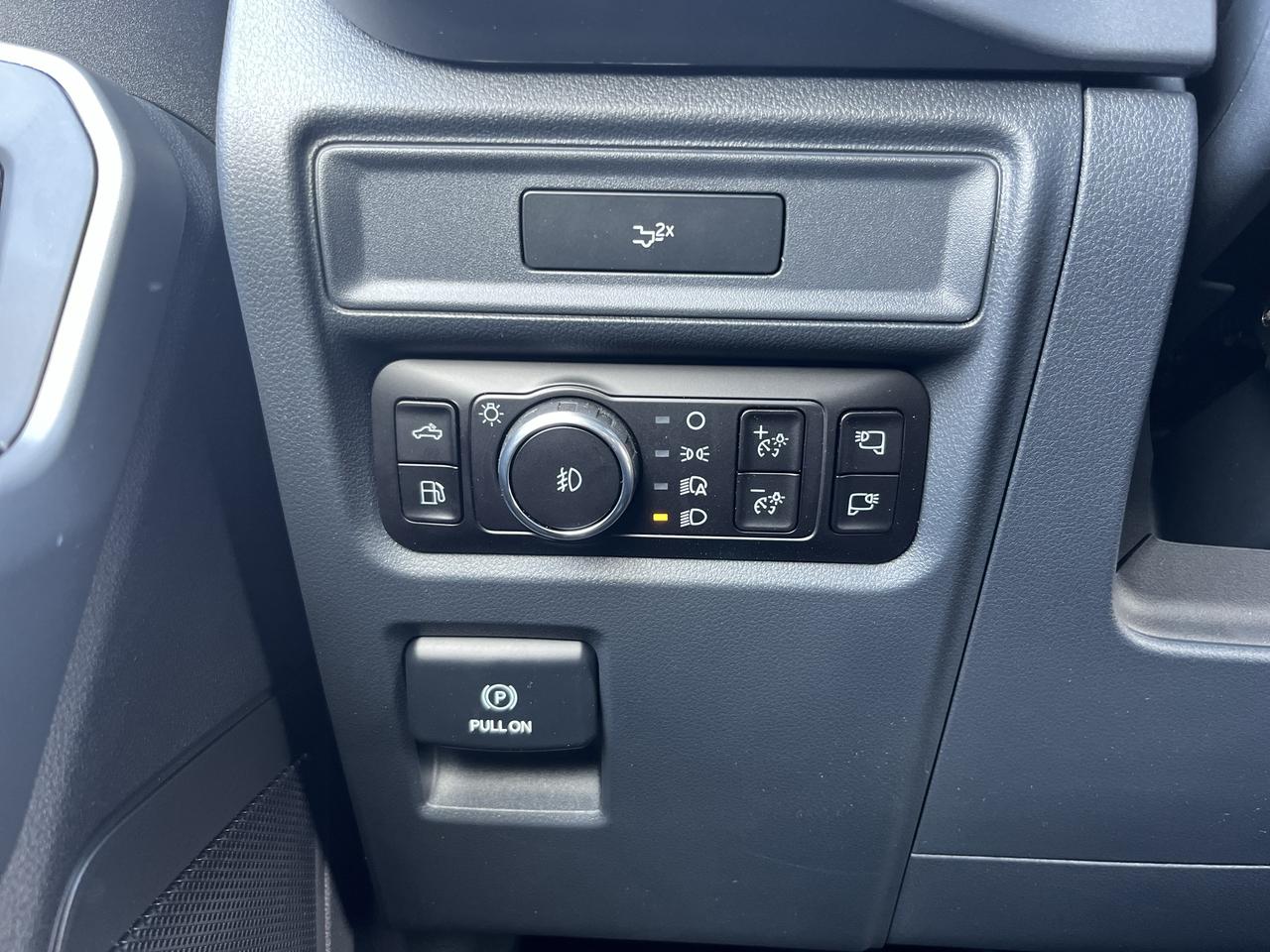 2026 Ford F-150 XLT 4WD SuperCrew 5.5' Box Photo3