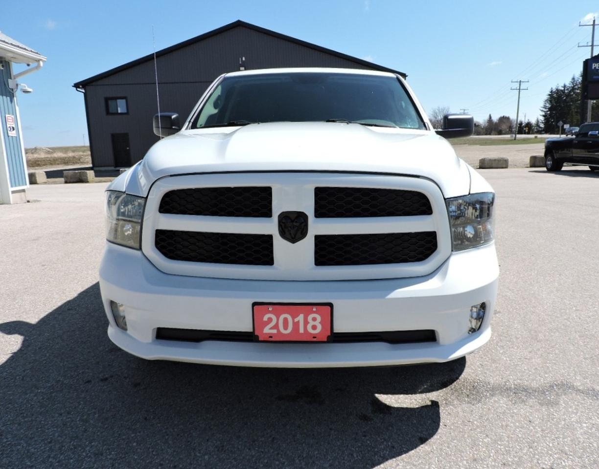 2018 RAM 1500 Express 3.6L 4X4 New Brakes 6-Seater 130000 KMS Photo1