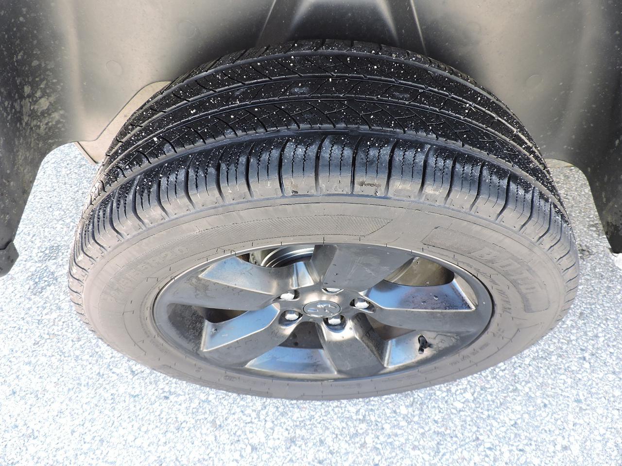 2018 RAM 1500 Express 3.6L 4X4 New Brakes 6-Seater 130000 KMS Photo