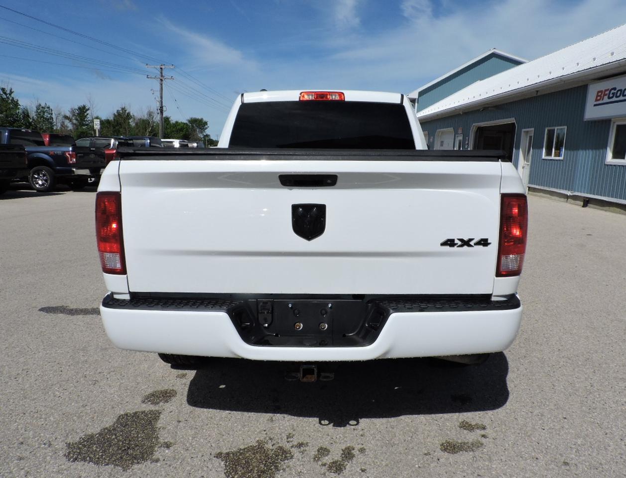2018 RAM 1500 Express 3.6L 4X4 New Brakes 6-Seater 130000 KMS Photo