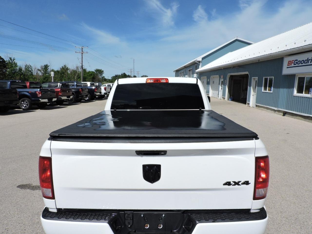 2018 RAM 1500 Express 3.6L 4X4 New Brakes 6-Seater 130000 KMS Photo