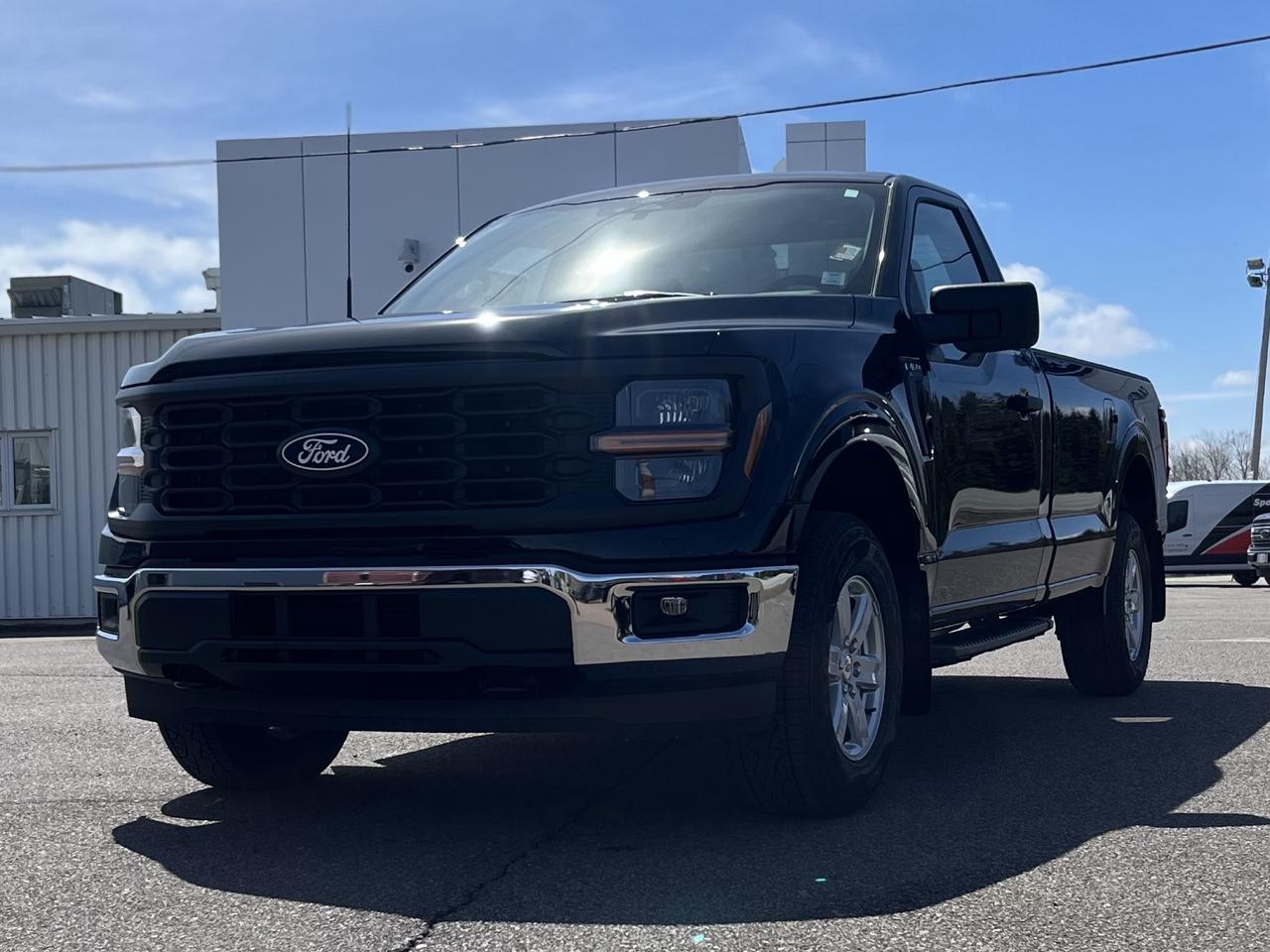 2026 Ford F-150 XL 4WD REG CAB 8' BOX Photo2