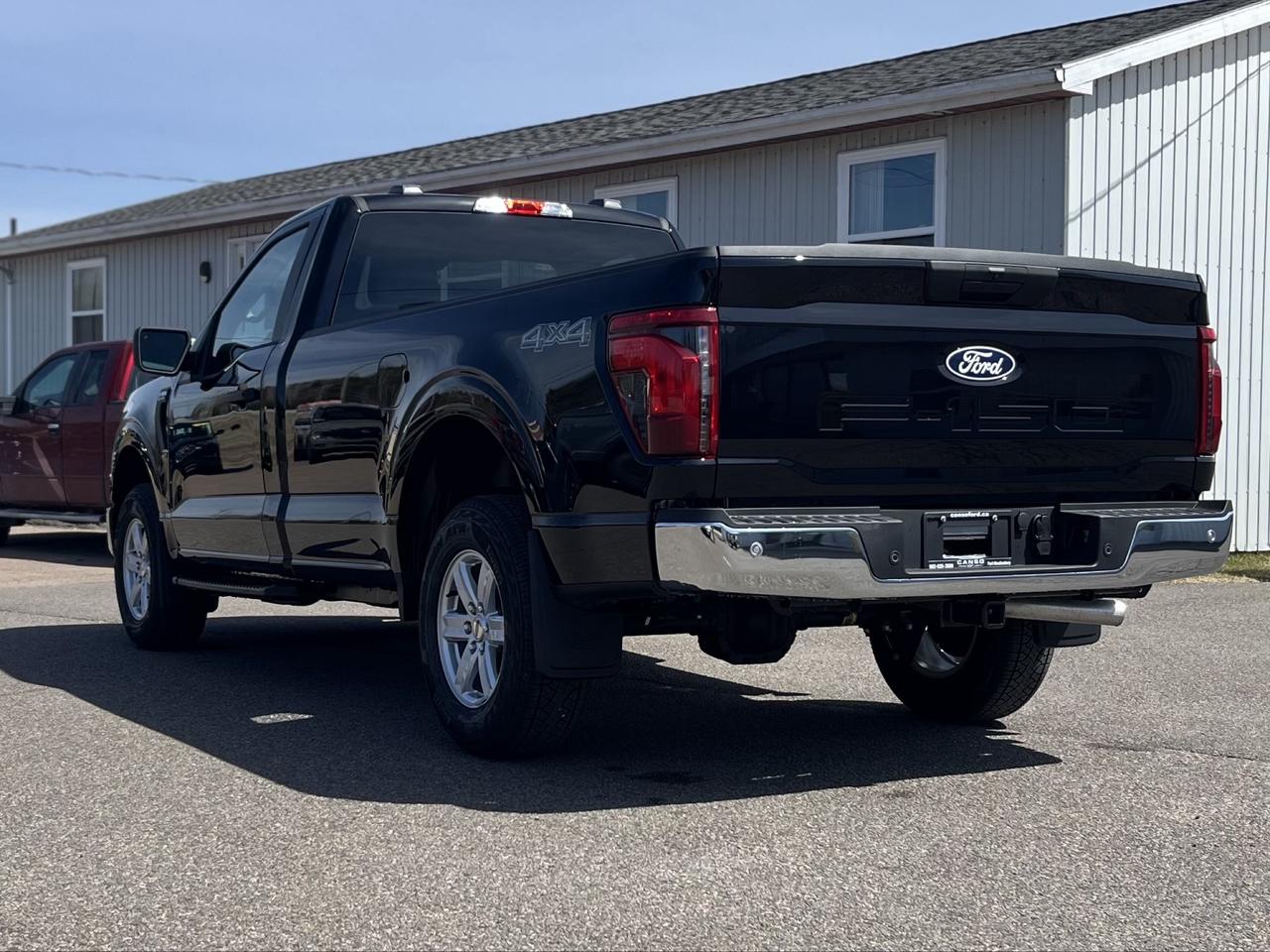 2026 Ford F-150 XL 4WD REG CAB 8' BOX Photo4