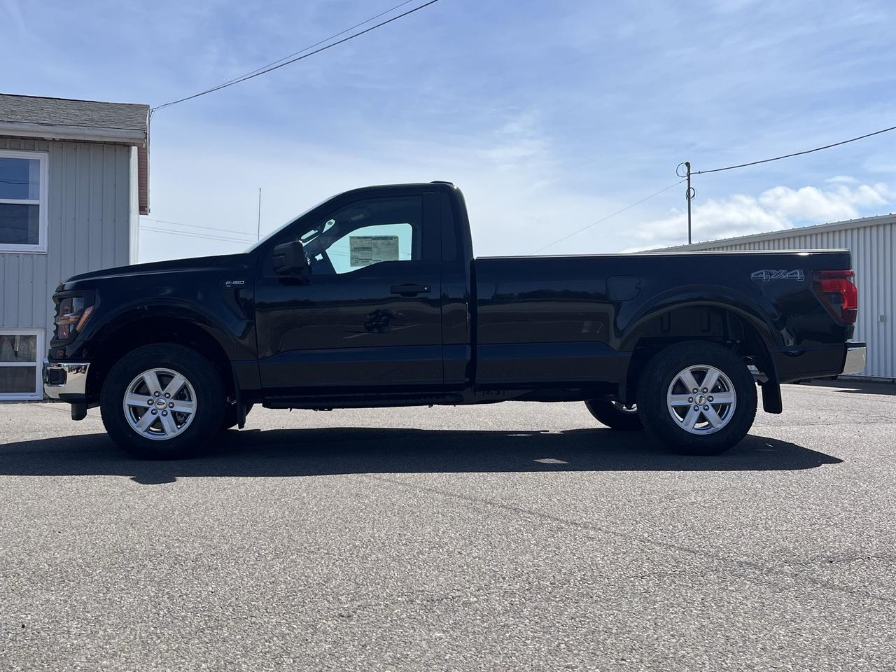 2026 Ford F-150 XL 4WD REG CAB 8' BOX Photo3
