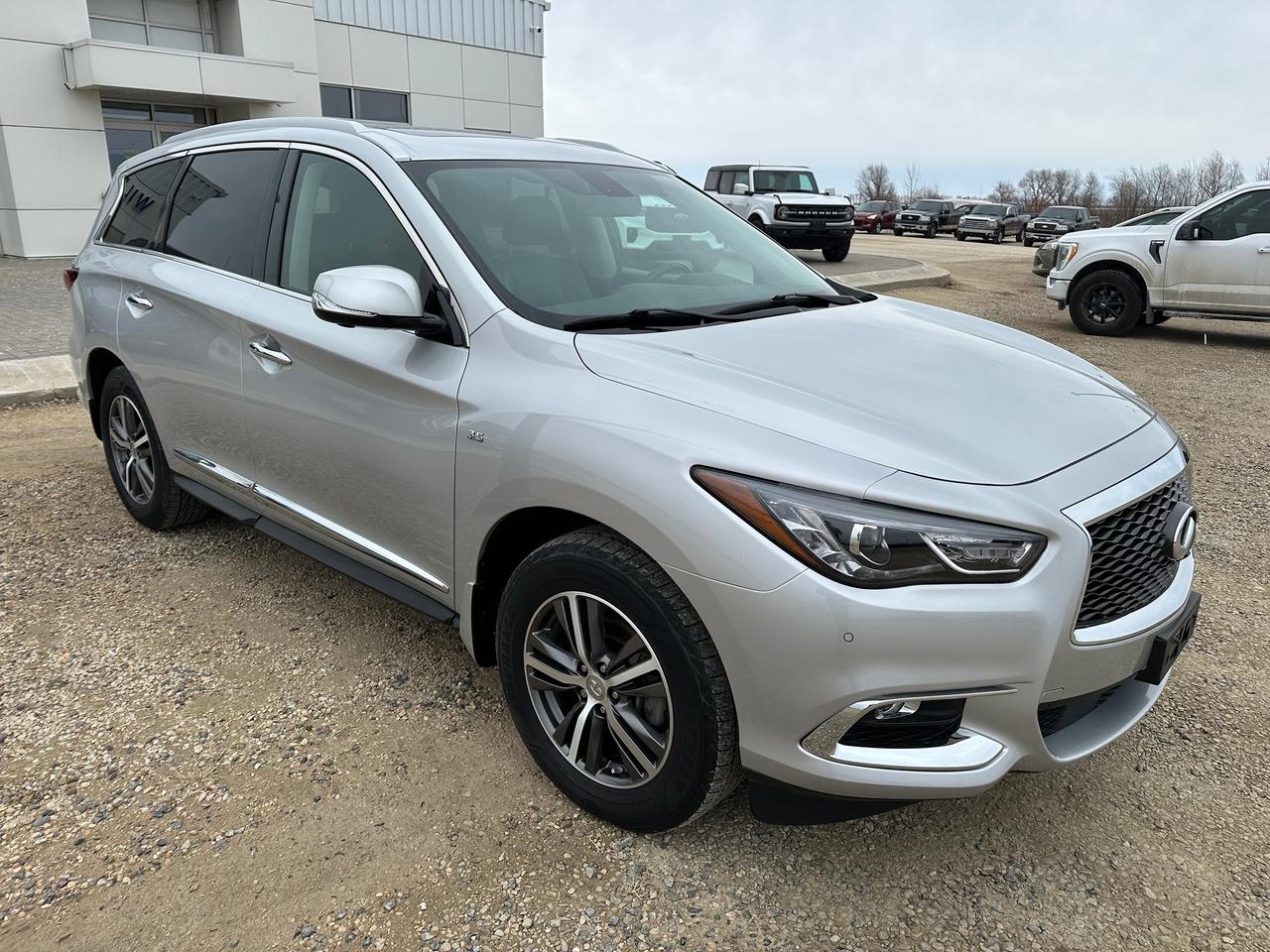 2017 Infiniti QX60 QX60 Photo2
