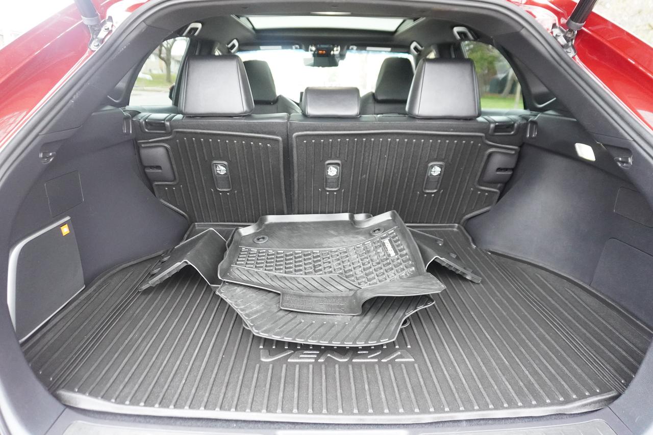 2021 Toyota Venza LIMITED / 1 OWNER / NO ACCIDENTS / HYBRID / LOCAL Photo