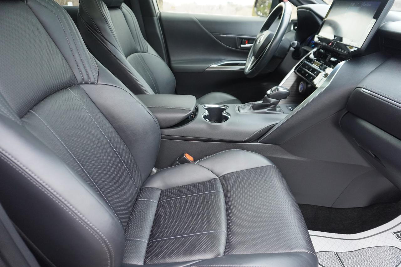 2021 Toyota Venza LIMITED / 1 OWNER / NO ACCIDENTS / HYBRID / LOCAL Photo