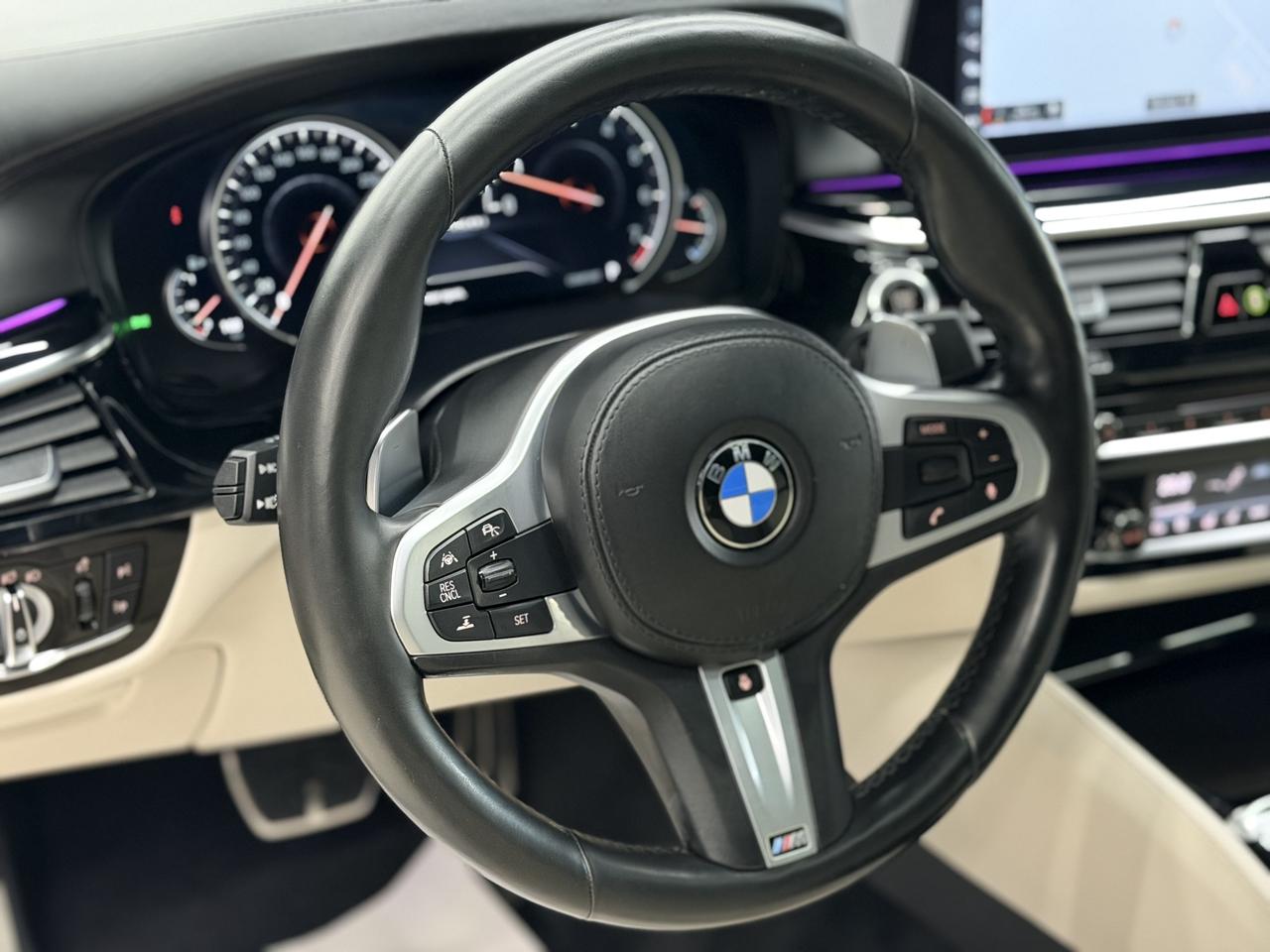 2018 BMW M550i NAV|360CAM|ACC|BSM|FCW|B&W SOUND|MASSAGE| Photo