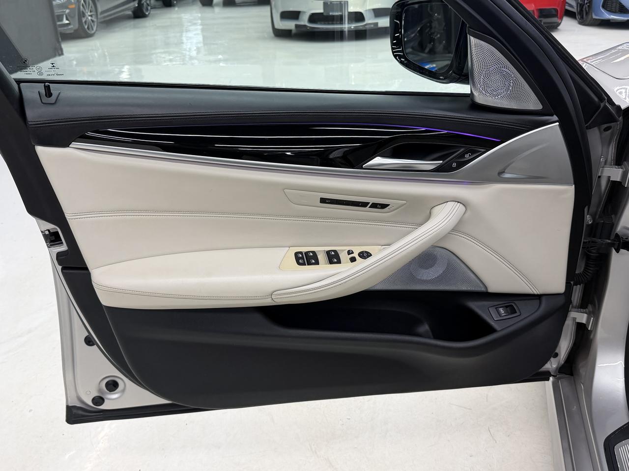 2018 BMW M550i NAV|360CAM|ACC|BSM|FCW|B&W SOUND|MASSAGE| Photo