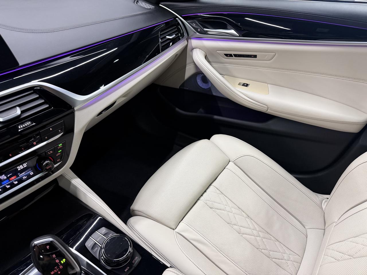 2018 BMW M550i NAV|360CAM|ACC|BSM|FCW|B&W SOUND|MASSAGE| Photo
