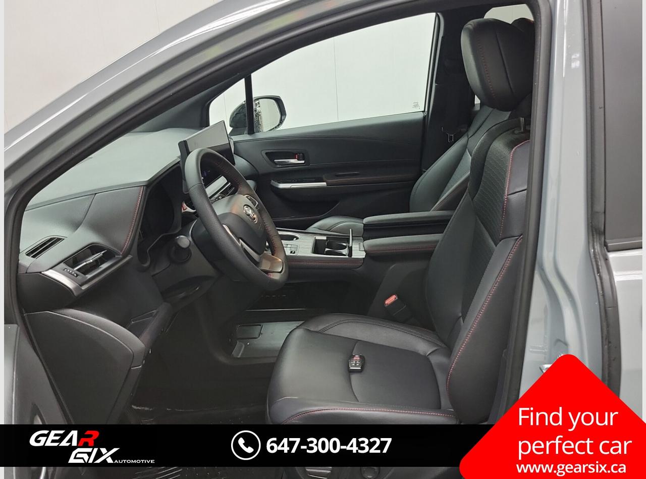2025 Toyota Sienna XSE HYBRID Photo