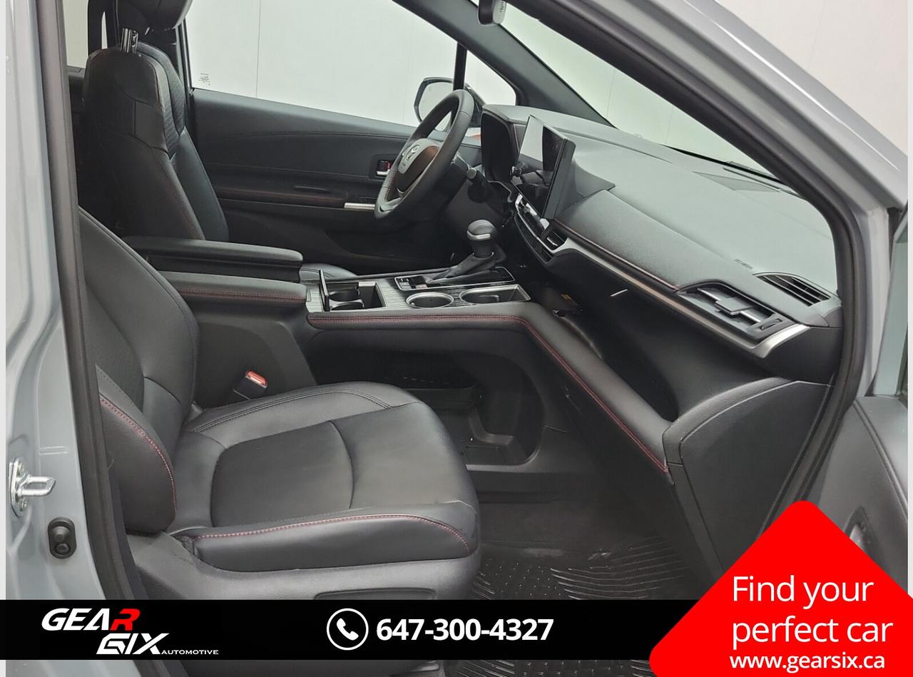 2025 Toyota Sienna XSE HYBRID Photo