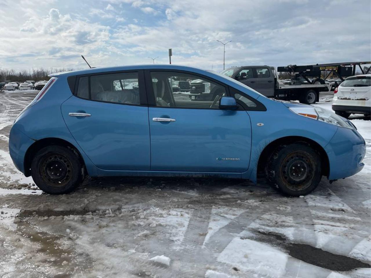 2011 Nissan Leaf SL Photo3