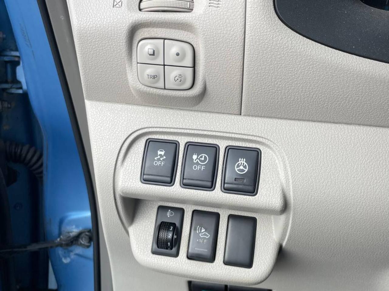 2011 Nissan Leaf SL Photo