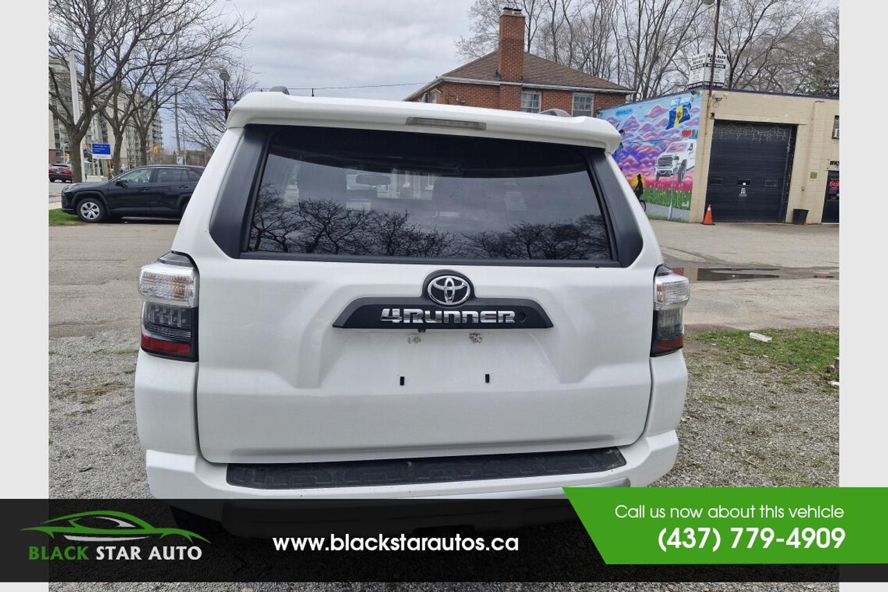 2016 Toyota 4Runner SR5 Photo