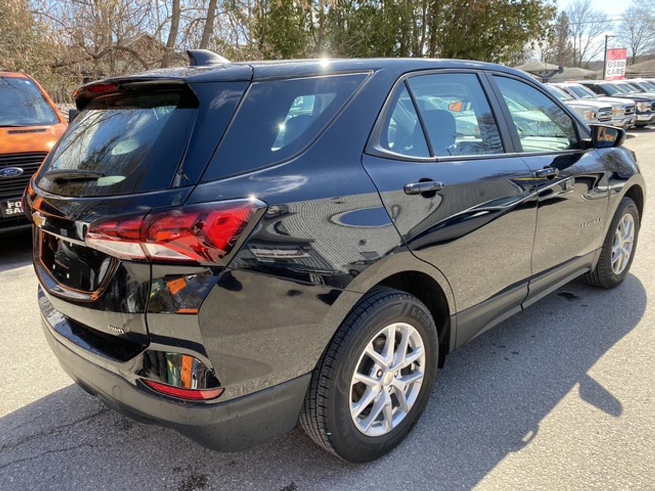 2023 Chevrolet Equinox LS AWD Photo4