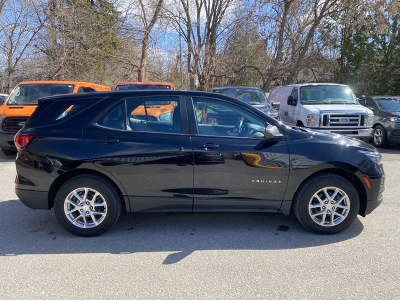2023 Chevrolet Equinox LS AWD Photo3