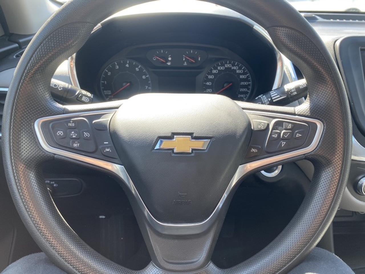 2023 Chevrolet Equinox LS AWD Photo