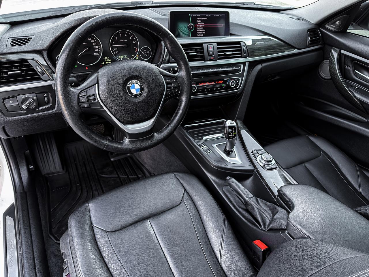 2013 BMW 3-Series 328i xDrive Luxury Edition Photo