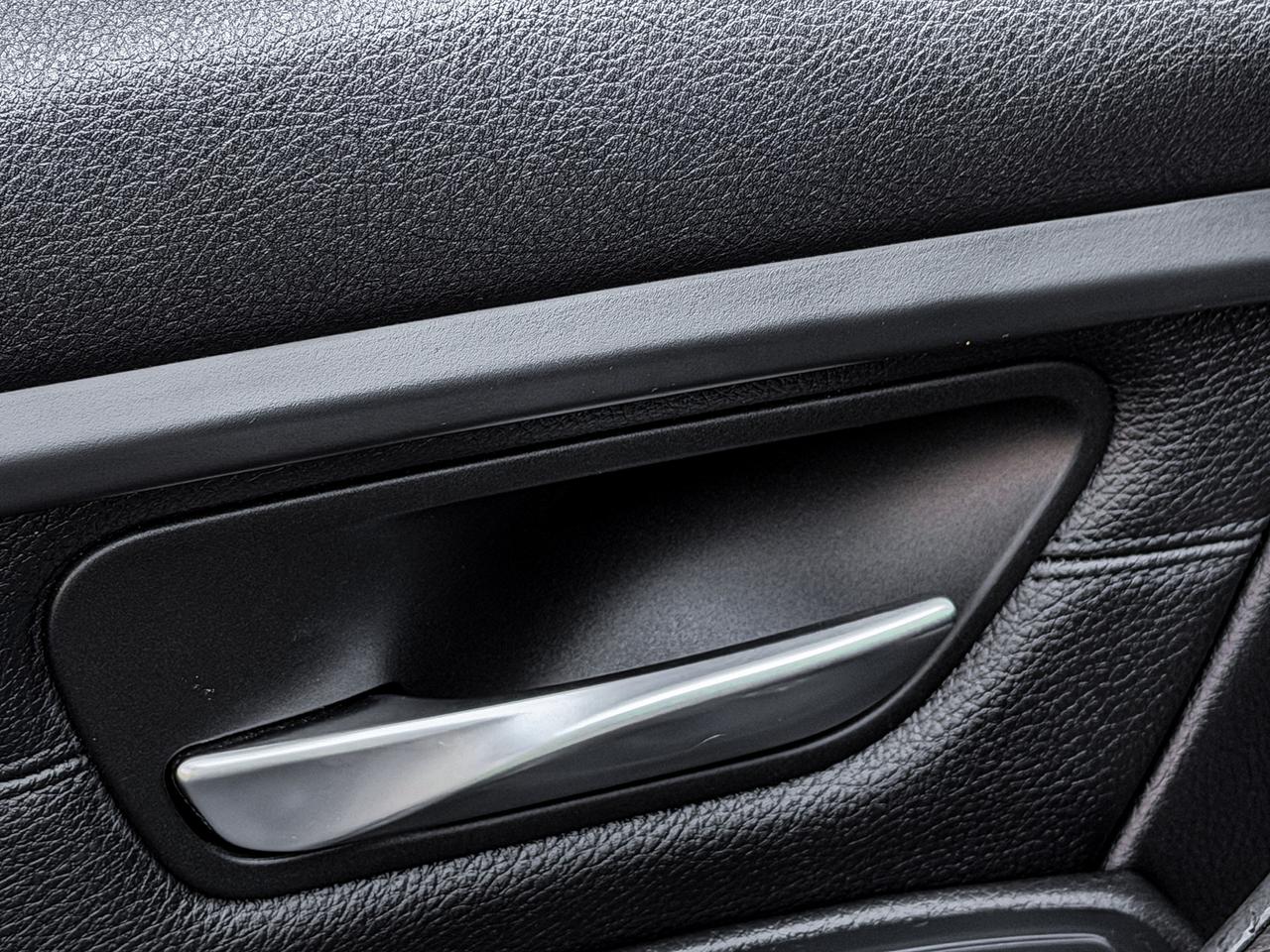 2013 BMW 3-Series 328i xDrive Luxury Edition Photo
