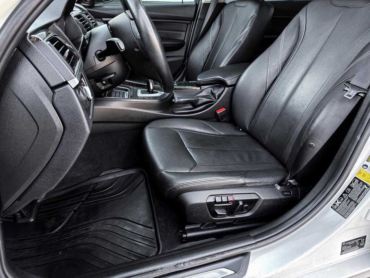 2013 BMW 3-Series 328i xDrive Luxury Edition Photo