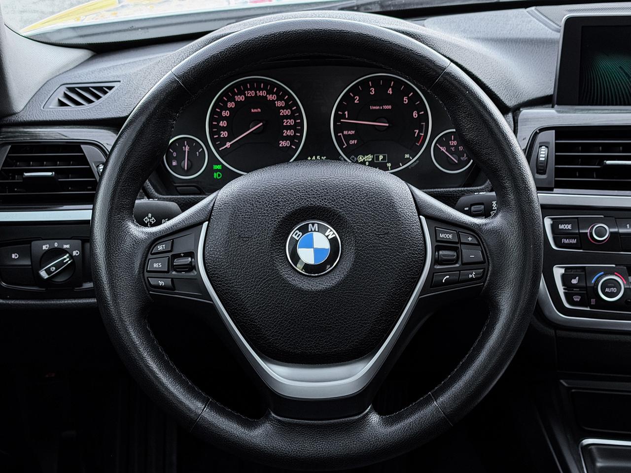 2013 BMW 3-Series 328i xDrive Luxury Edition Photo