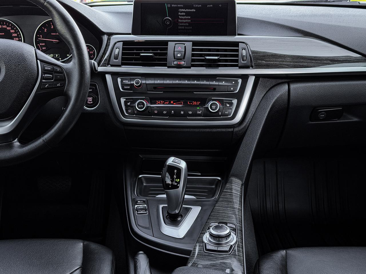 2013 BMW 3-Series 328i xDrive Luxury Edition Photo