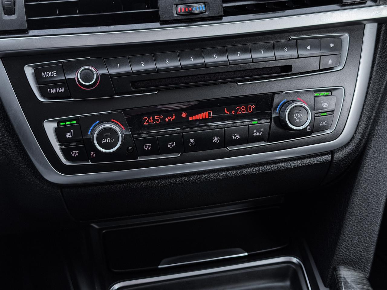 2013 BMW 3-Series 328i xDrive Luxury Edition Photo