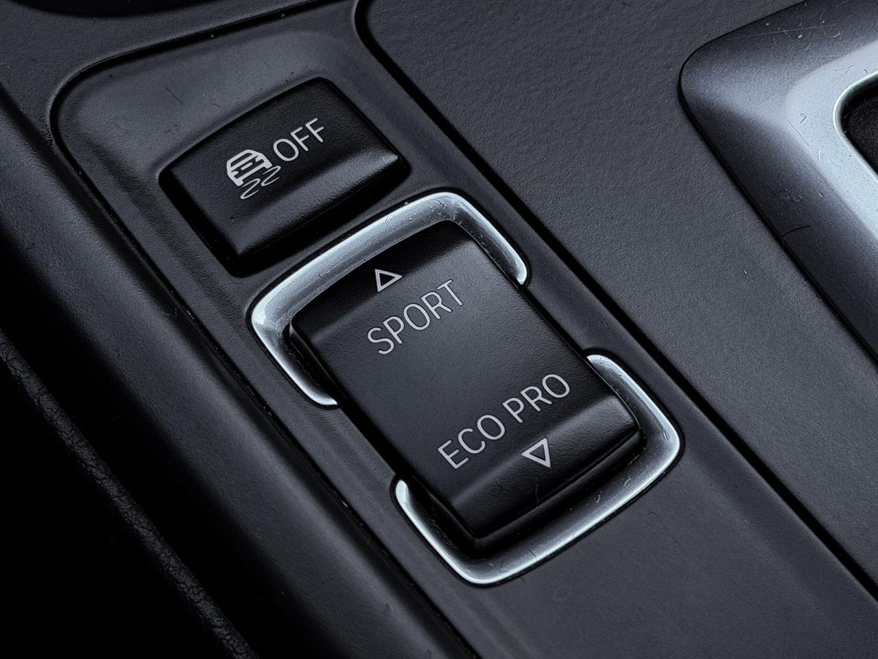 2013 BMW 3-Series 328i xDrive Luxury Edition Photo