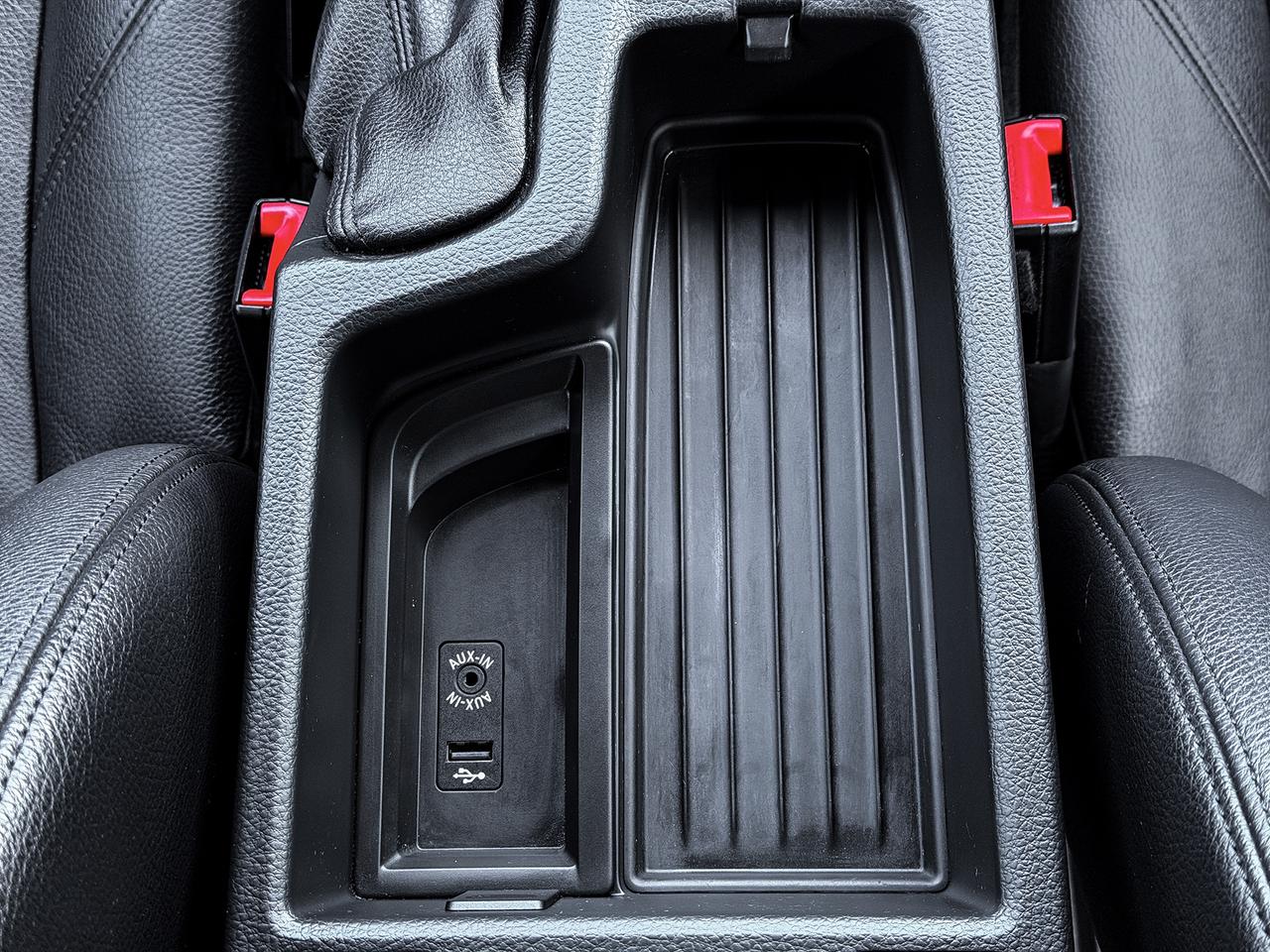 2013 BMW 3-Series 328i xDrive Luxury Edition Photo