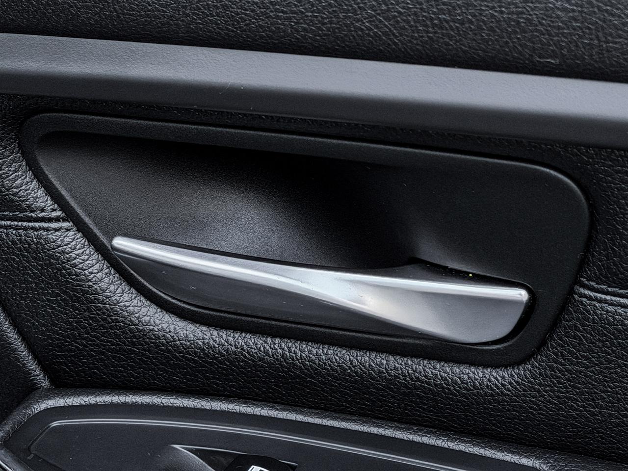 2013 BMW 3-Series 328i xDrive Luxury Edition Photo