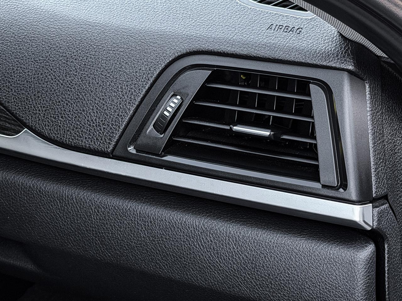 2013 BMW 3-Series 328i xDrive Luxury Edition Photo